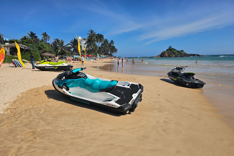 Mirissa: jetski-ervaringMirissa: Jetskiën