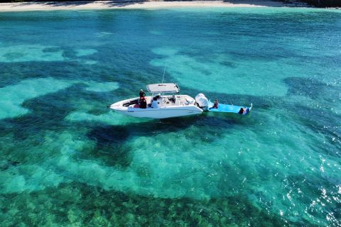 Half Day Private Snorkeling Boat with Appetizer and Drinks