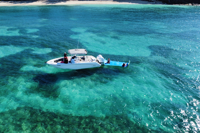Demi-journée de bateau privé avec apéritif et boissons