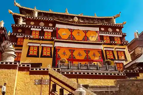 Shangri-La Area Private Day Tour