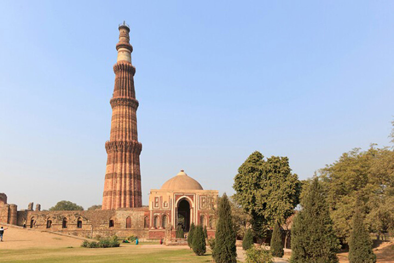 Delhi : Excursion privée d'une journée à Old Delhi et New DelhiVisite avec droit d'entrée, voiture et guide