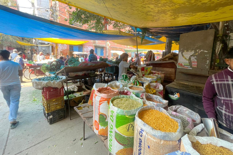 Delhi: Full-Day Shopping Tour with Male & Female Guide