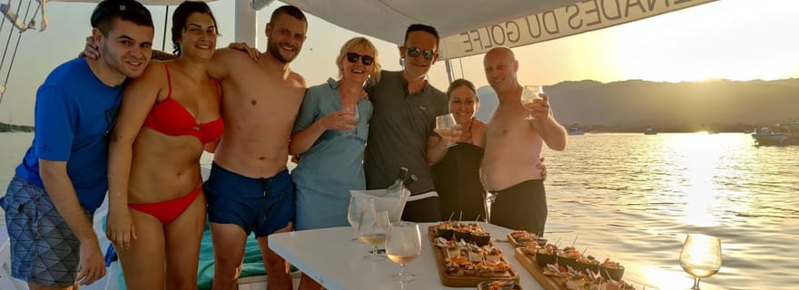 Porto-Vecchio : apéritif dîner au coucher du soleil en mer