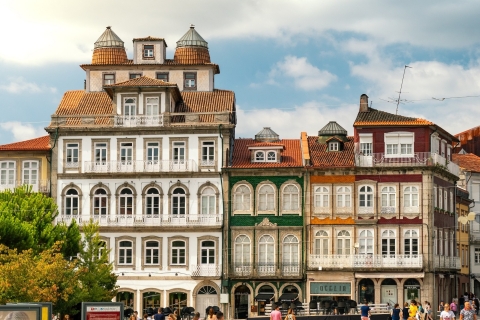 Porto: Guimarães & Braga-tour met toegangskaarten en lunchVanuit Porto: Guimarães en Braga met toegang tot monumenten