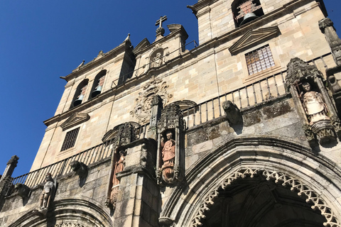 Ab Porto: Guimarães & Braga - Tour mit Tickets & MittagessenAb Porto: Guimarães & Braga Tour mit Eintritt zu Denkmälern