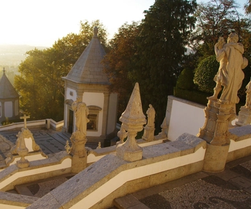 Porto: Guimarães & Braga Tour with Entry Tickets and Lunch