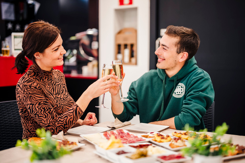 Jamon & Tapas Tasting Experience near Sagrada Familia Jamón Iberico Tasting Experience near Sagrada Familia