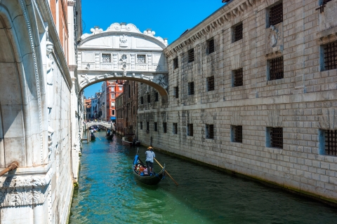 Venetië: CityPass 30+ attracties, gondelvaart en rondleidingenStadspas inclusief 7 dagen openbaar vervoer