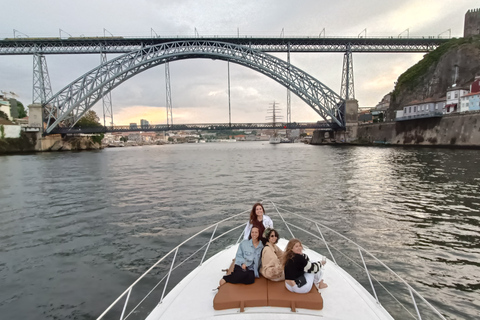 Porto: Premium jacht bij zonsondergang of overdag op de rivier de Douro