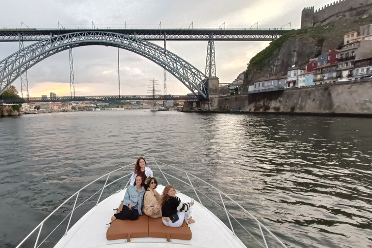 Porto: Premium jacht bij zonsondergang of overdag op de rivier de Douro