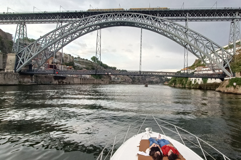 Porto: Premium jacht bij zonsondergang of overdag op de rivier de Douro