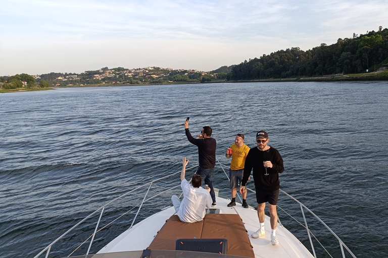 Porto: Premium jacht bij zonsondergang of overdag op de rivier de Douro