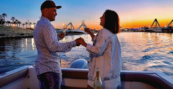 Valencia: Exklusive Sonnenuntergangs-Kreuzfahrt mit Drink