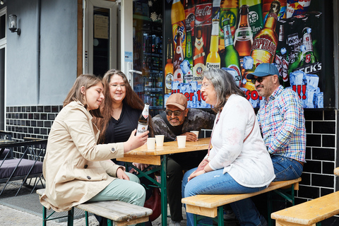 Berlino: Tour gastronomico e storico di Berlino estBerlino: tour a piedi del cibo e della storia di Berlino Est