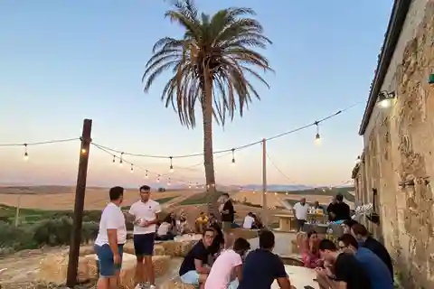 Visit and tasting of typical products on a farm in Segesta