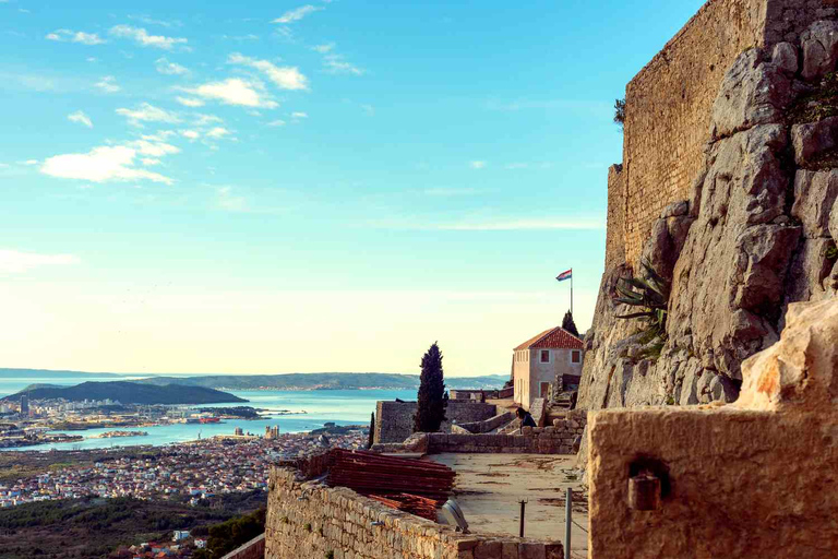 Split: Klis Sunset Sightseeing Tour turístico de ônibusSplit: ônibus Sunset Klis Fortress e passeio a pé