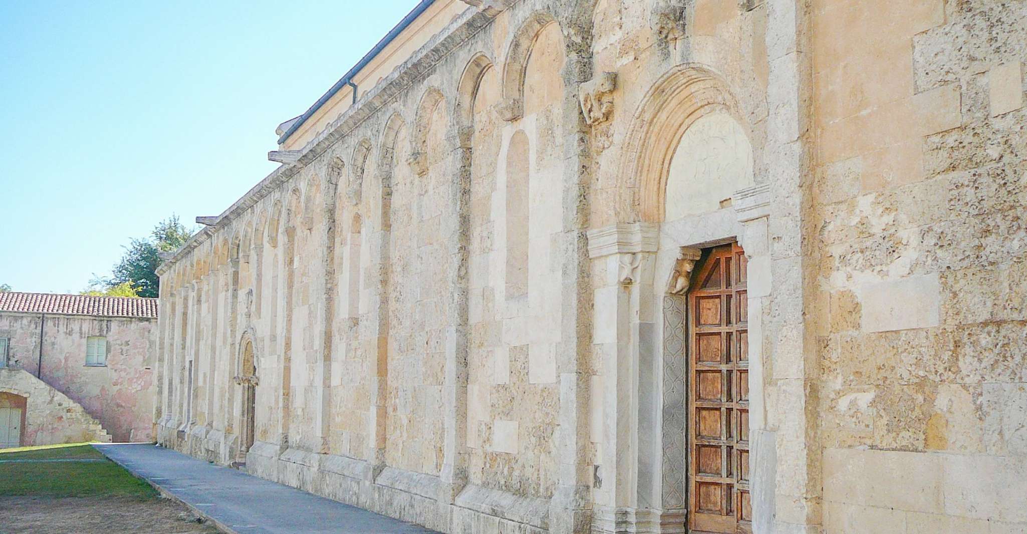 Porto Torres, Entdecken Sie die Basilika San Gavino - Hizvo
