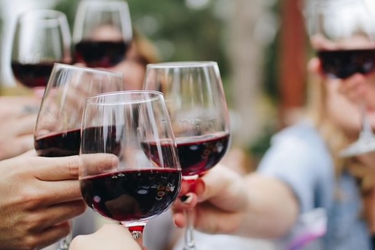 Visite des vignobles avec déjeuner Niagara On The LakeLieu de rendez-vous central : Visite des vignobles avec déjeuner