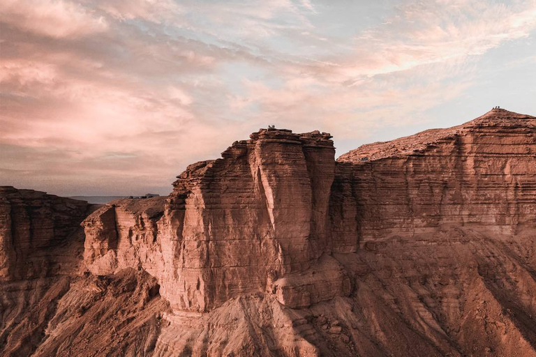 Vanuit Riyad: Dagtrip rand van de wereld Jabal ALfehrain