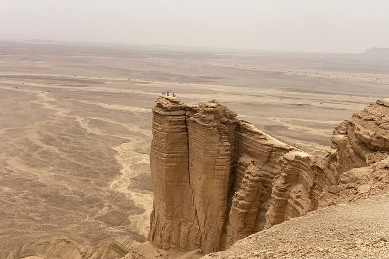 Vanuit Riyad: Dagtrip rand van de wereld Jabal ALfehrain