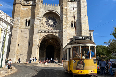 Lisbon: Private City Sightseeing Tour by Tuk-Tuk