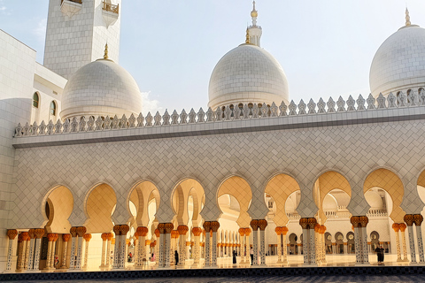 Desde Dubái: tour palacio real de Abu Dabi y Torres EtihadTour en grupo compartido en alemán