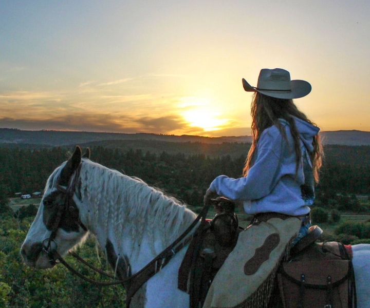 Orderville: Checkerboard Mesa Guided Sunset Horseback Ride