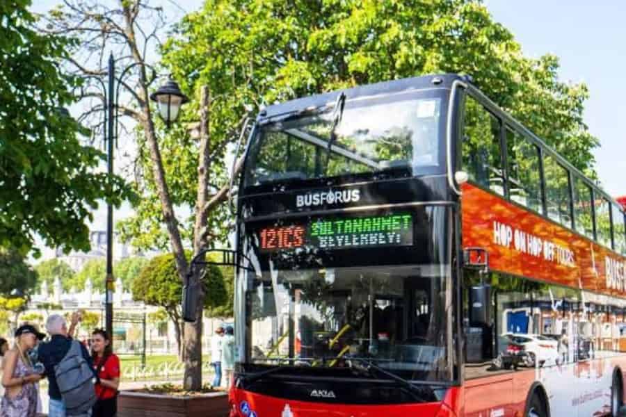Istanbul Hop-On/Hop-Off-Bus: 24-Stunden-Ticket. Foto: GetYourGuide Istanbul Hop-On/Hop-Off-Bus: 24-Stunden-Ticket. Foto: GetYourGuide