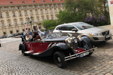 Les rues de Prague en décapotable vintage, visite du château de PraguePrague : Visite de la vieille ville et du château de Prague
