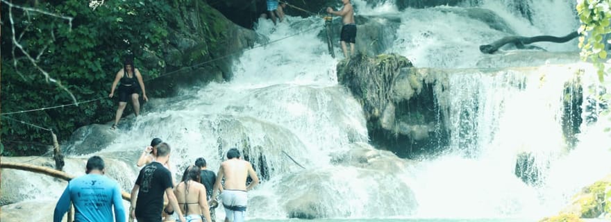 Depuis Huatulco : Chutes d'eau magiques de Copalitilla avec entrée