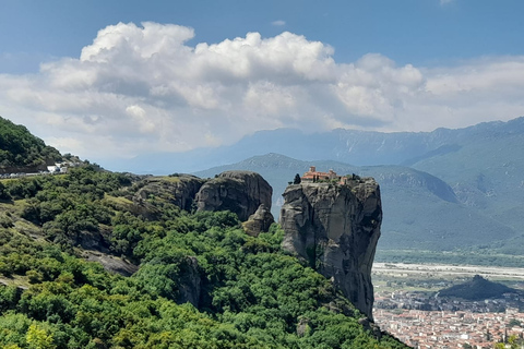 From Athens: Private Meteora Day Tour with Optional Guide From Athens: Private Meteora Day Tour with Guide