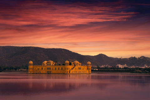 Jaipur : Ein geführter Ganztagesausflug zu den Highlights der Stadt JaipurPrivate Tour mit Transport, Guide, Eintrittskarten und Mittagessen