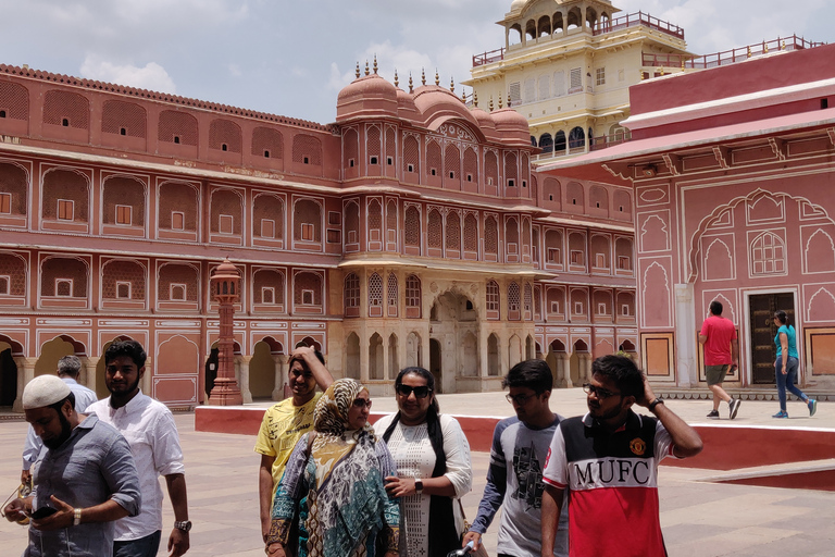 Jaipur : Une excursion guidée d'une journée complète pour découvrir les points forts de la ville de JaipurVisite privée avec transport, guide, billets d'entrée et déjeuner