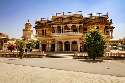 Jaipur : Ein geführter Ganztagesausflug zu den Highlights der Stadt JaipurPrivate Tour mit Transport, Guide, Eintrittskarten und Mittagessen