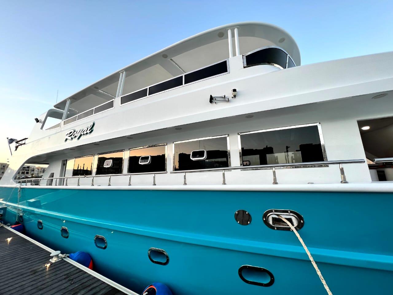 Hurghada: Royal Luxury VIP Cruise zur Orange Bay mit Mittagessen