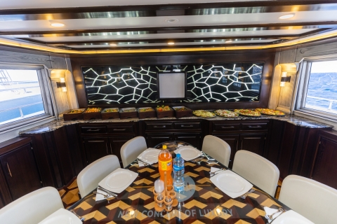 Królewski luksusowy rejs VIP do Orange Bay z lunchem w formie bufetuWycieczka spoza Hurghady