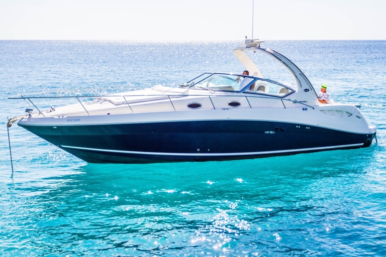 Ayia Napa: Eksploruj Błękitną Lagunę na pokładzie luksusowego SeaRay 375