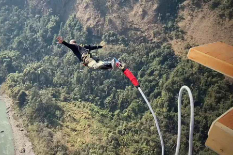 De Pokhara: a segunda maior experiência de bungee jumping do mundo