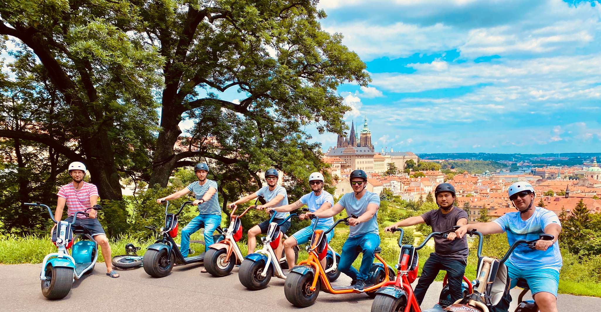 Praga, Fat Tire E-Bike Guided Tour - Hizvo
