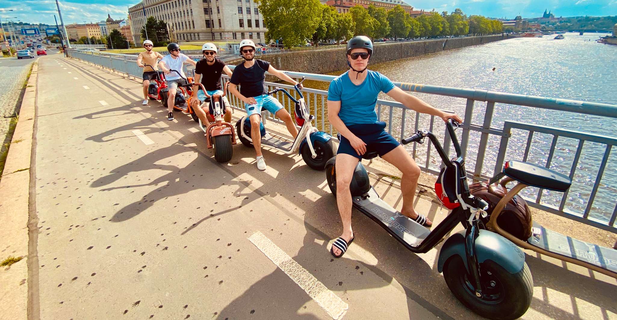 Praga, Fat Tire E-Bike Guided Tour - Hizvo