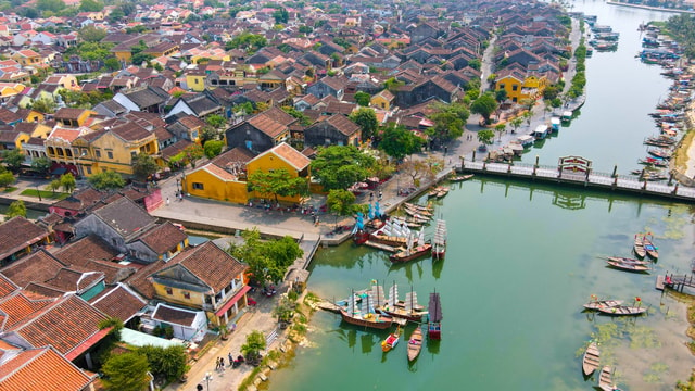 Da Nang: Hoi An Town, Lady Buddha & Marble Mountain Day Trip