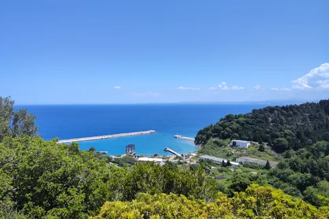 Von Tirana aus: Bootstour zu den Inseln Sazan und Karaburun