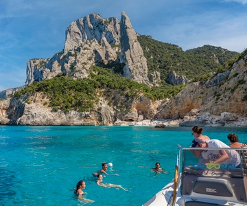 Santa Maria Navarrese: Baunei Coast Cruise with Swim Stops