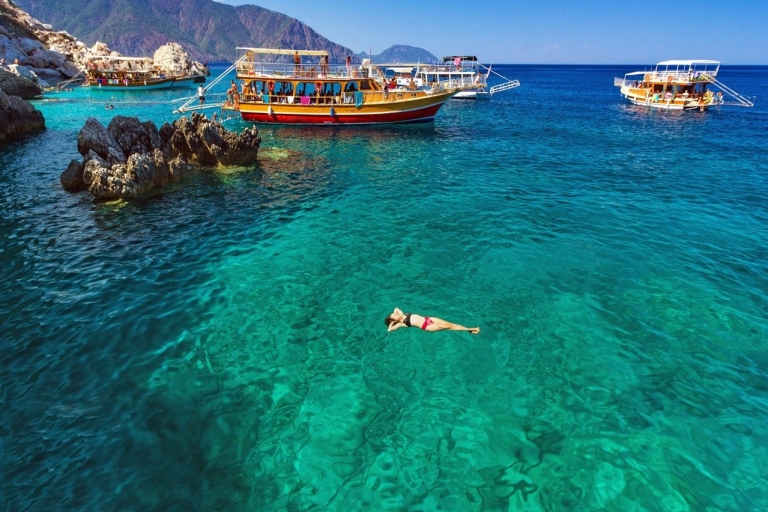 Von Antalya aus: Ganztägiger Suluada Bootsausflug mit BBQ MittagessenGanztägiger Suluada Bootsausflug - mit Hoteltransfer