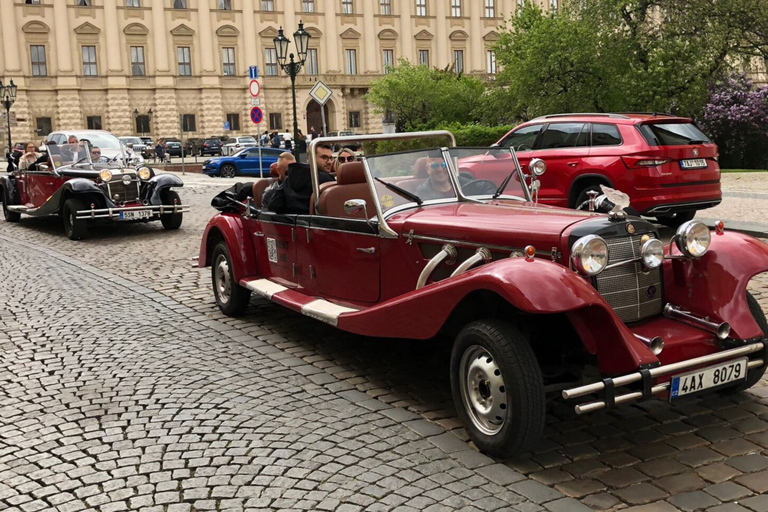 Praga: Visita privada del casco antiguo en coche antiguo - 60 minutosPraga: Visita turística privada en coche antiguo - 60 minutos