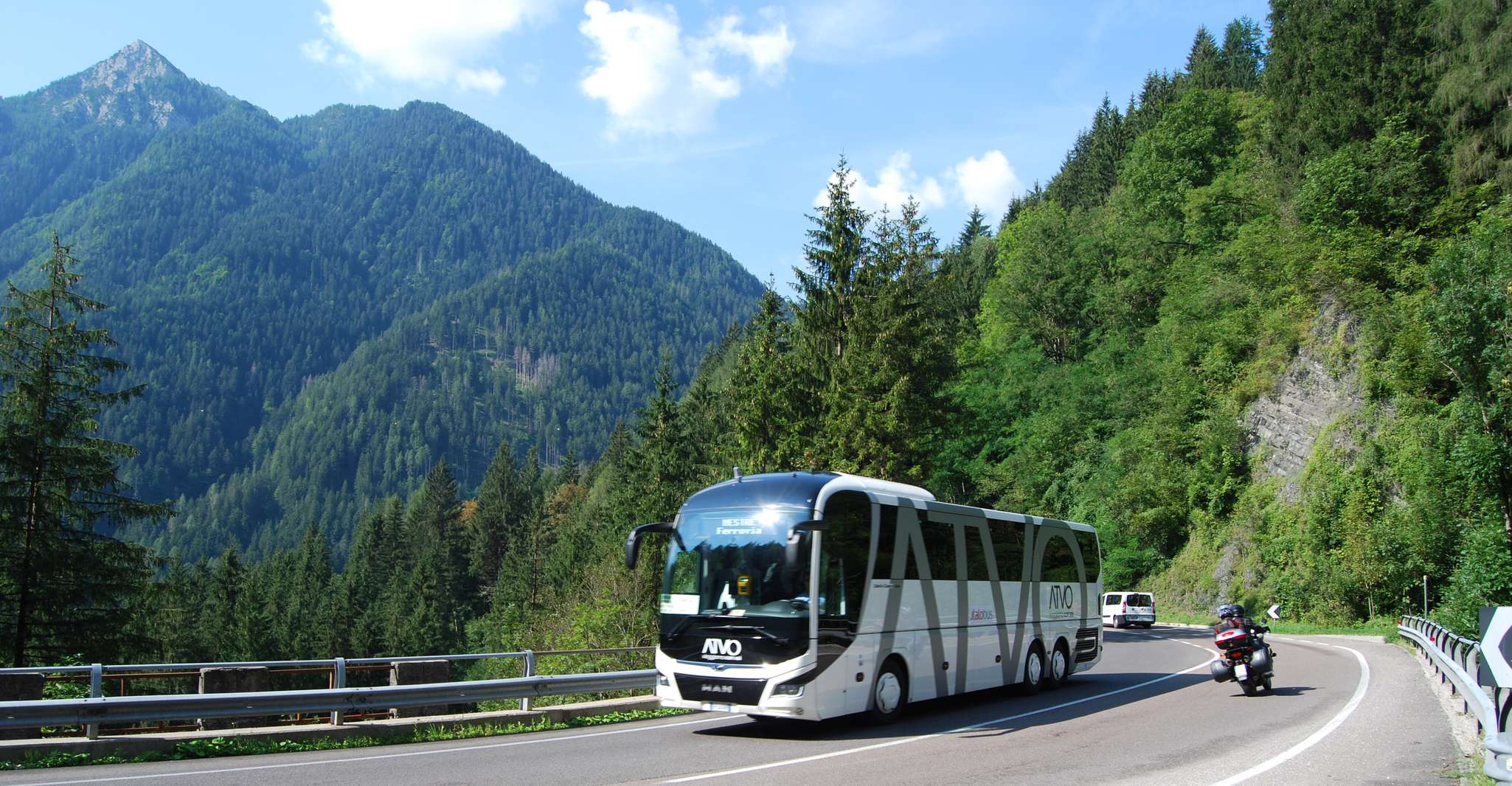 Direkter Coach Mestre Bahnhof nach Cortina - Hizvo