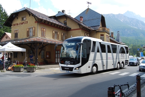 Directe bus Mestre treinstation naar CortinaCortina naar het treinstation van Mestre Directe lijnbus
