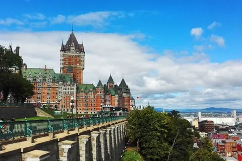 Quebec: Private custom tour with a local guide