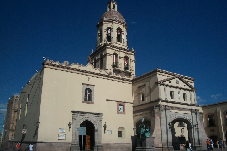 Van CDMX: Queretaro, Guanajuato en San Miguel de AllendeDrie- of Vierpersoonskamer