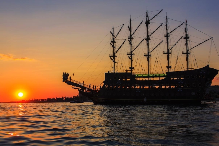 De Lado: Viaje en Barco Pirata de la Leyenda del Gran Kral